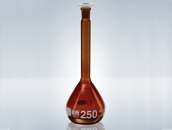 26401- Volumetric flask, Amber, class A
